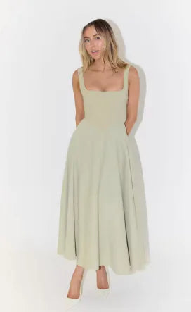 Elegant Sleeveless Party Dress for Special Occasions